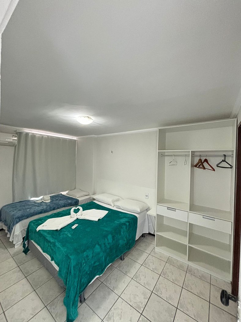 Apartamento triplo frente mar