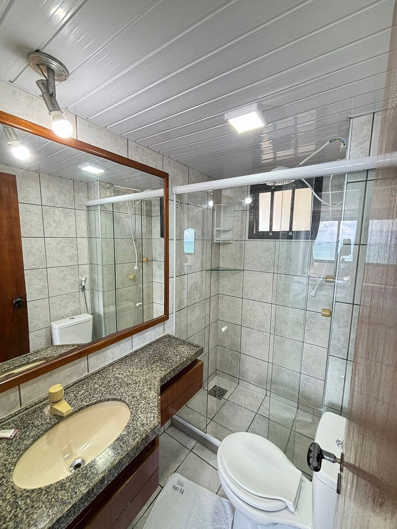 Apartamento triplo frente mar